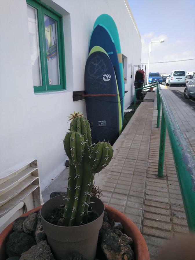 Yokomosurf Camp Famara Exteriör bild